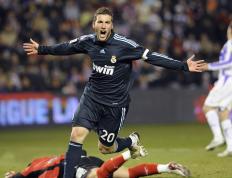 TheShy意外战胜美国队，大比分获胜引爆全场！气势如虹延续