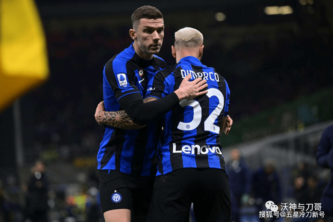 谢震业赛后谦逊发言登热搜，那不勒斯险胜波尔图引发热议的简单介绍